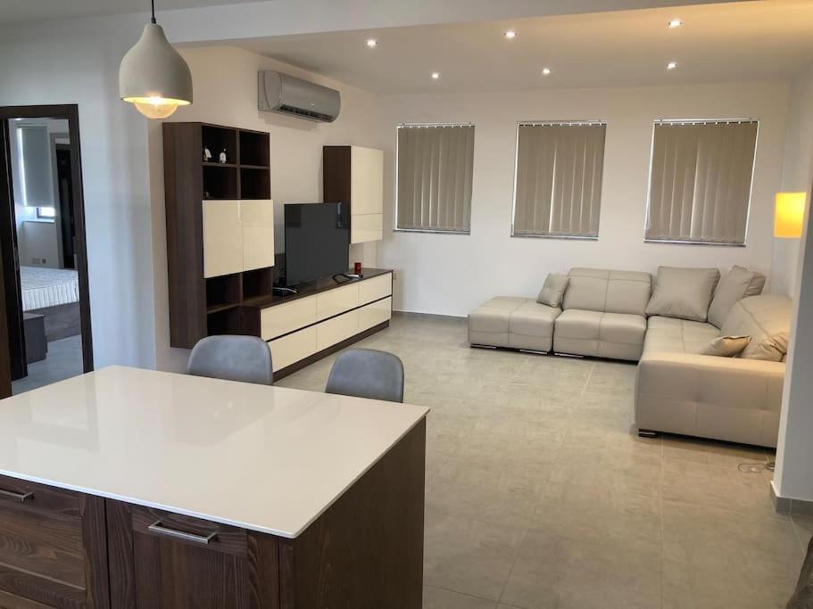 Appartement Elegant Maisonette In Malta By Assetflow Pro à Marsaskala Extérieur photo